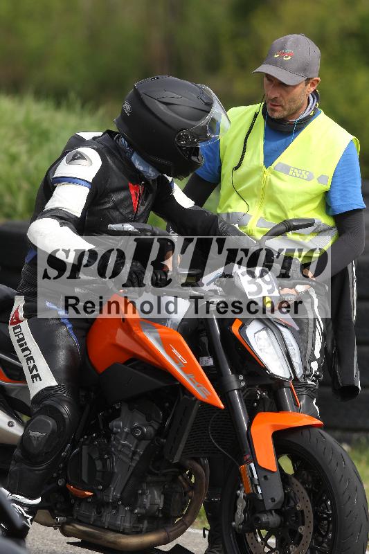 /Archiv-2025/10 23.04.2025 Cornu Master School ADR/rot-rouge/39